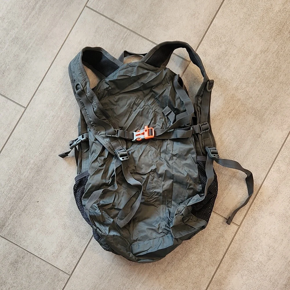 Lightweight Hiking Venture Pal Backpack for Adults